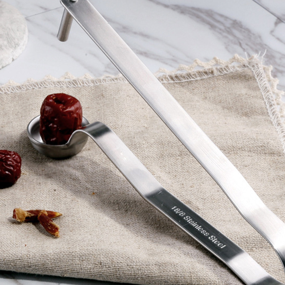 Kitchen Gadgets Kitchen - 1個入り、頑丈なフルーツコアリムーバー。デーツ、チェリー、プラム、アプリコットなどの果物の芯をきれいに取り除くことができます。人間工学に基づいたグリップで、使いやすく、キッチンで役立つ便利な道具です。