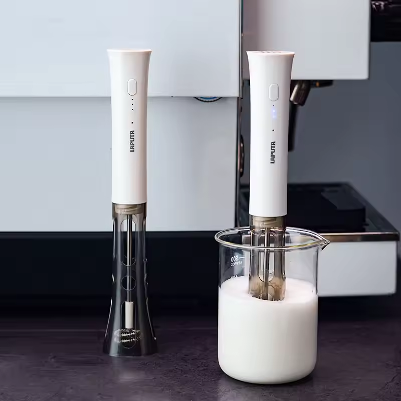 Kitchen Gadgets Mixer - 電動ミルクフォーマー、ハンディタイプ、USB充電式、コーヒー用泡立て器、ラテやカプチーノを作るのに最適、ミキサー、泡立て器、キッチン用品、バリスタ用ツール。