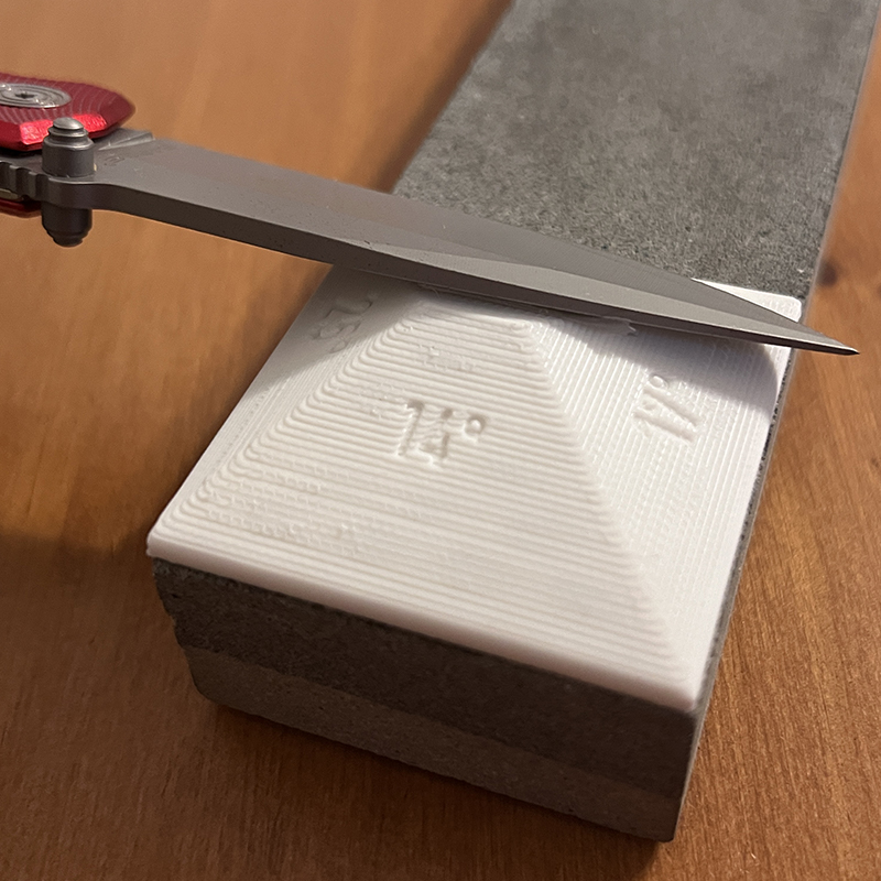 新登場！研磨石補助具 多角度研磨ガイドレール 滑り止め付き  - Kitchen Gadgets Save Time のレビューと価格